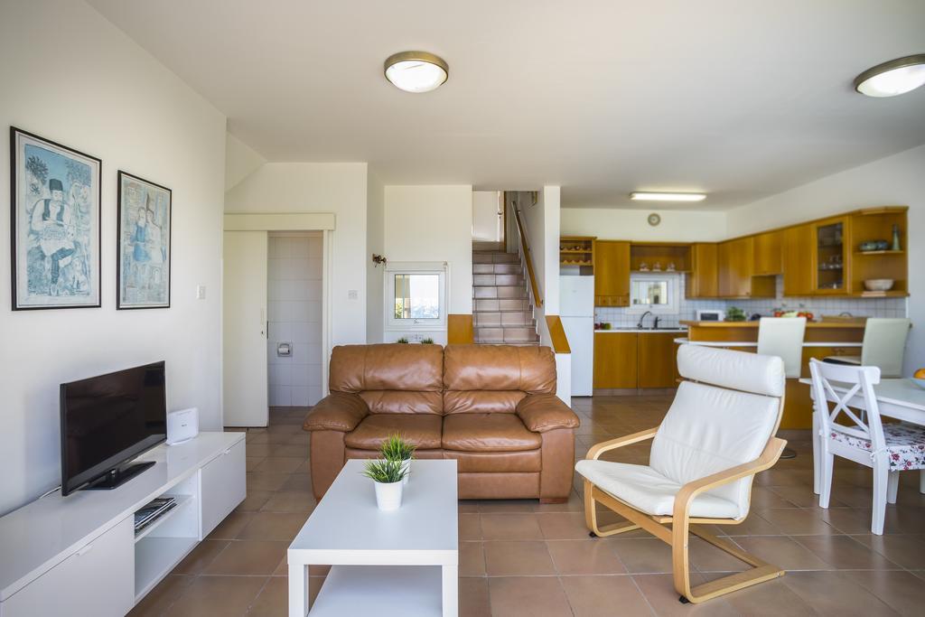 Protaras Beachfront Sirina Lina Suite Paralimni Ngoại thất bức ảnh