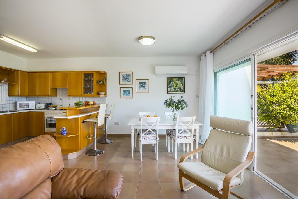 Protaras Beachfront Sirina Lina Suite Paralimni Ngoại thất bức ảnh